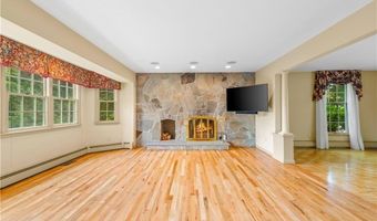 61 Kimberly Ln, Cranston, RI 02921