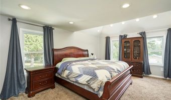 2923 Hayne Rd, Akron, OH 44312