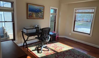 2445 S KENWOOD St, Arlington, VA 22206