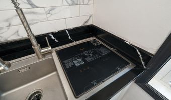 226 N THOMAS St 226-4, Arlington, VA 22203