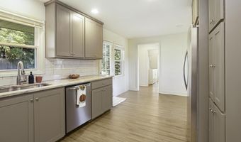2156 E Contour Dr, Baton Rouge, LA 70809