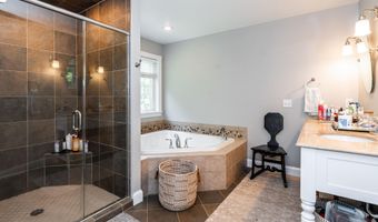 20 Babbidge Rd, Falmouth, ME 04105