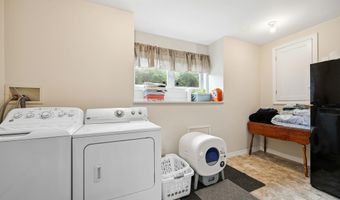13 Queen St, Barre, VT 05641