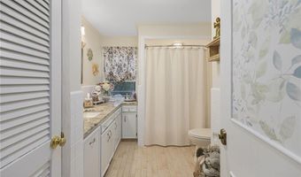 92 Turner Ave, Cranston, RI 02920