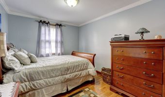 4 Lee Cir, Bloomfield, CT 06002