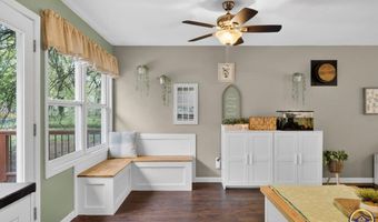 211 W 4th St, Auburn, KS 66402