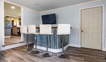 43 Deerfield Dr, Warwick, RI 02886