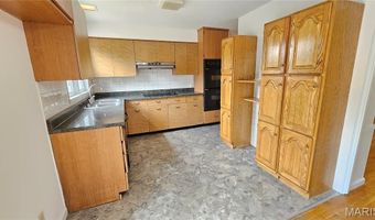 9117 Tiber Ct, Affton, MO 63123