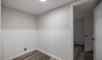 27 Flanders St, Auburn, ME 04210