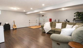 4 Rockledge Ln, Canton, CT 06019
