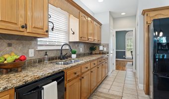 108 SADDLE LAKE Dr, Alabaster, AL 35007
