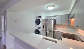 6017- F CURTIER Dr F, Alexandria, VA 22310