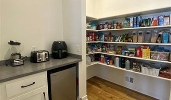 17895 168th St, Basehor, KS 66007