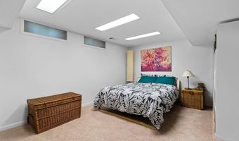 2202 Pine Grove Ct, Ann Arbor, MI 48103