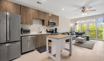 989 S BUCHANAN St 311, Arlington, VA 22204