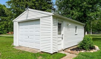 718 N Cedar St, Auburn, IN 46706