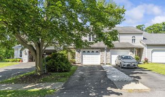3 Woodside Dr, Albany, NY 12208