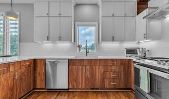 5049 Birdie Ln, Ann Arbor, MI 48103
