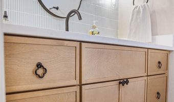 402 SW 11th St, Bentonville, AR 72712