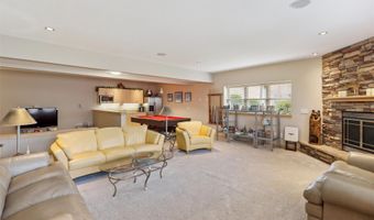 1201 Oakwood Dr, Polk City, IA 50226