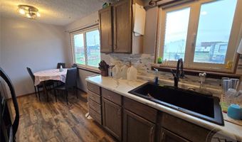 916 Wyoming Ave, Baker, MT 59313