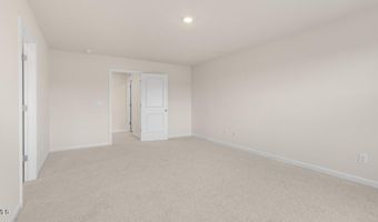 1067 Misty Creek Dr, Aberdeen, NC 28315