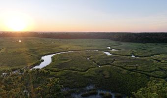 70 Dolphin Point Dr, Beaufort, SC 29907