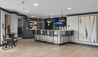 701 N HENRY St 206, Alexandria, VA 22314