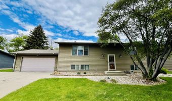 2207 SE 13th Ave, Aberdeen, SD 57401