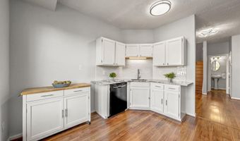 44136 SHADY GLEN Ter, Ashburn, VA 20147