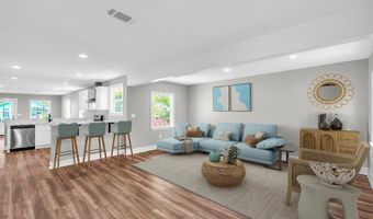 406 Easterbrook St, Bay St. Louis, MS 39520