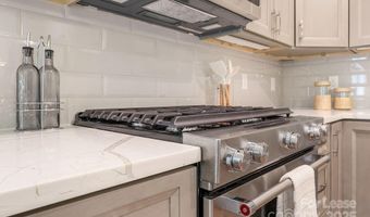 21 Craftsman Overlook Rdg, Arden, NC 28704