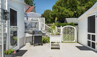 37 Almy St, Newport, RI 02840