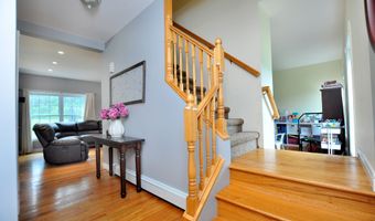34 Chippenwood Ln, Bristol, CT 06010