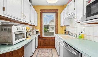 39 Ferncliff Ave, North Providence, RI 02911