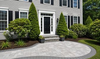 2 Ellsworth Pl, Avon, CT 06001