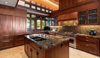81-555 KAIUE St, Kealakekua, HI 96750