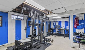 66 Loftus Cir, Bridgeport, CT 06606
