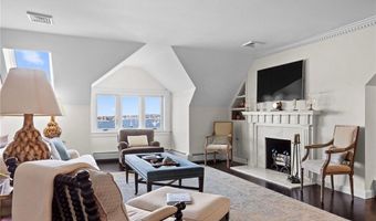 127 Harrison Ave 7, Newport, RI 02840