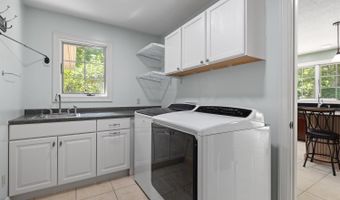 2850 Lee Marie Dr, Adrian, MI 49221