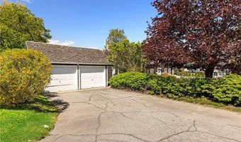6 Baldwin Rd, Middletown, RI 02842