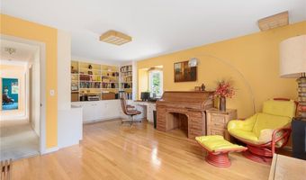 4 Mulberry Rd, Bristol, RI 02809