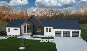 5044 Hickory Pointe Woods SE, Ada, MI 49301