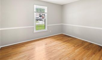 894 Napoli Dr, Ballwin, MO 63021