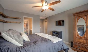 823 155th Cir, Basehor, KS 66007