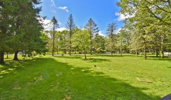 37 Lakeview Dr, Albrightsville, PA 18210
