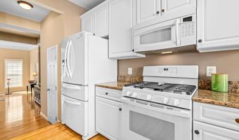 2406 GRETTER Pl, Alexandria, VA 22311