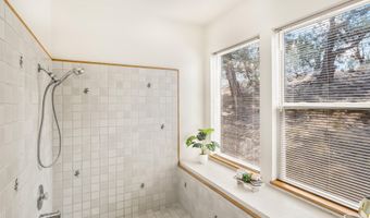 64502 McGrath Rd, Bend, OR 97701