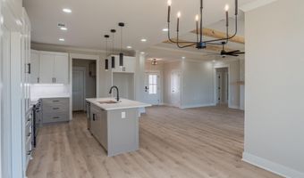 240 Michelle Dr, Beebe, AR 72012