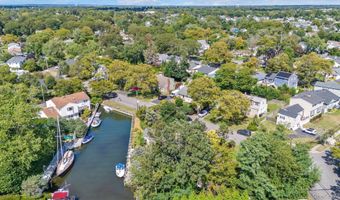 7 Swartout Pl, Amityville, NY 11701